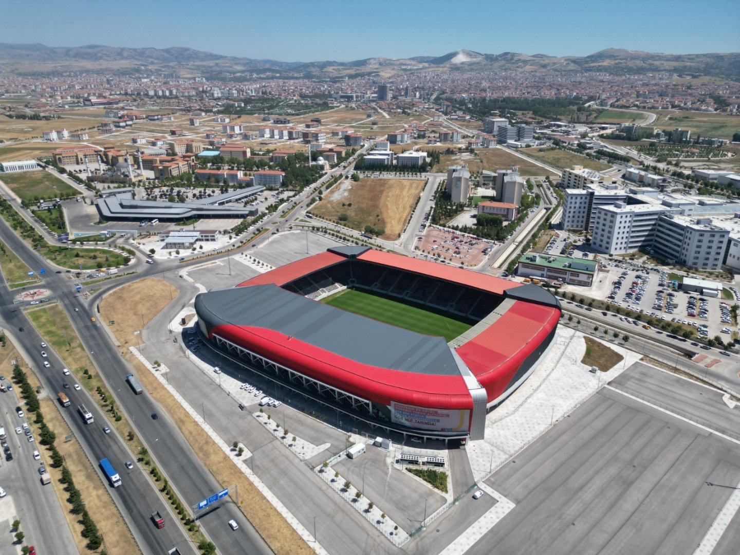 orum-sehir-stadyumu-maclara-hazir-3_large Ana Sayfa