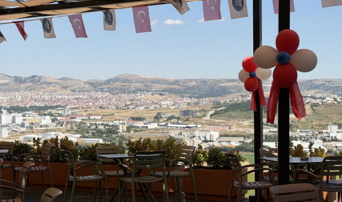 Çorum Belediyesi tarafından Akkent Mahallesi'nde yapımı tamamlanan Akkent Teras Kafe
