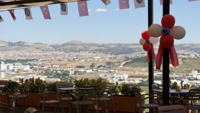 Çorum Belediyesi tarafından Akkent Mahallesi'nde yapımı tamamlanan Akkent Teras Kafe