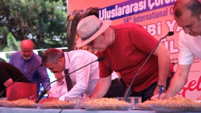 Uluslararası Çorum Hitit Fuarı ve Festivali kapsamında düzenlenen leblebi yarışması,